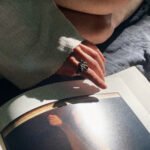 The Floral Ring in black