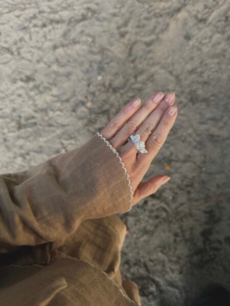 The "A rose on a Ring"-Ring